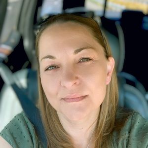 Meet your Posher, Angela